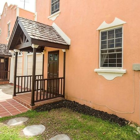 2-Story Townhome With Private Pool, Ideal For Group! Christ Church Buitenkant foto