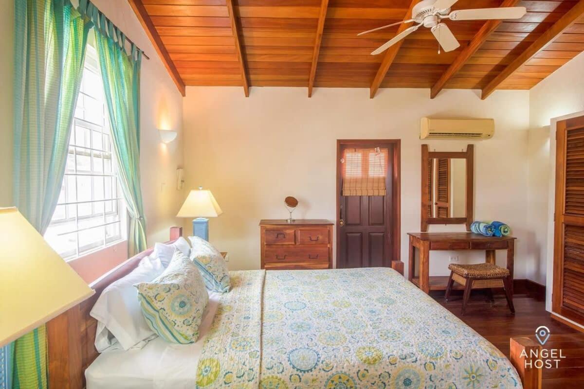 2-Story Townhome With Private Pool, Ideal For Group! Christ Church Buitenkant foto