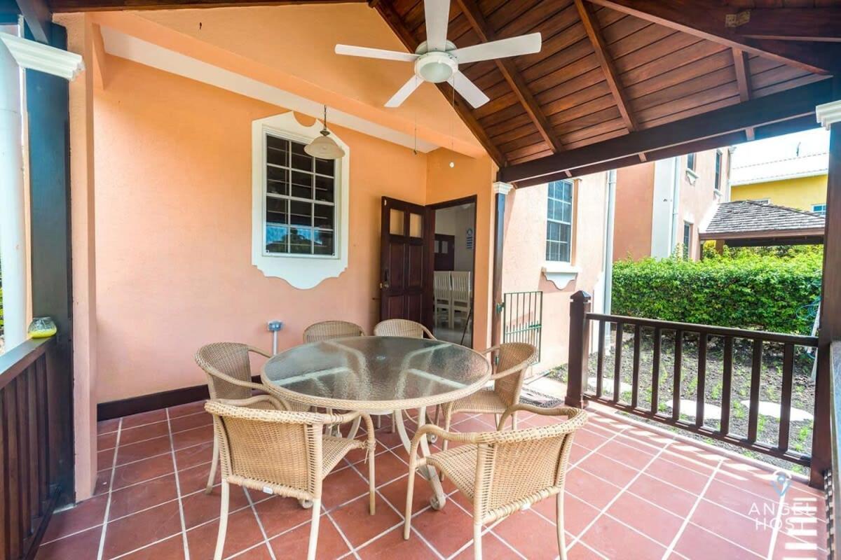 2-Story Townhome With Private Pool, Ideal For Group! Christ Church Buitenkant foto